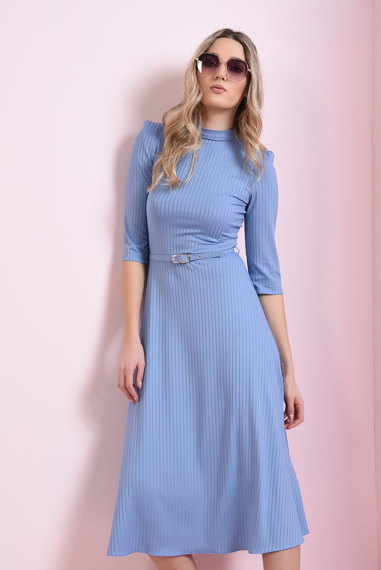 Rochie bleu evazata cu curea fina